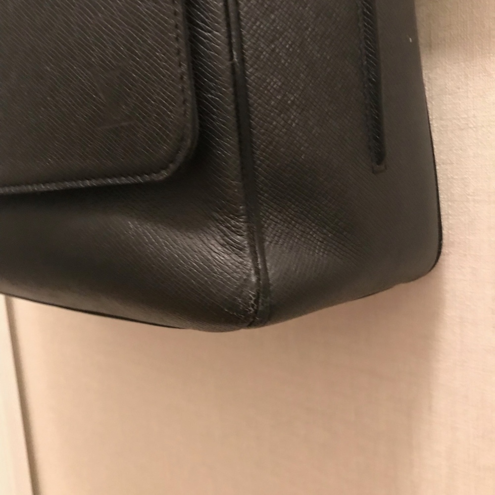 LOUIS VUITTON Black Taiga Leather Roman MM Messeng - Picture 7 of 8